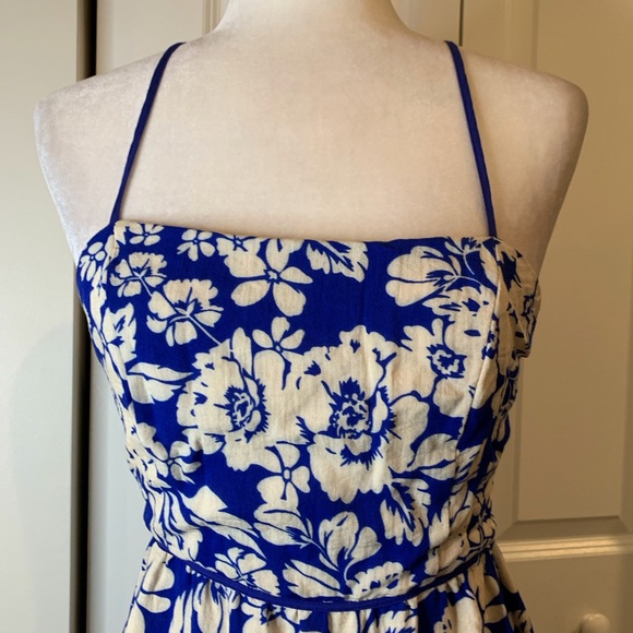 Aakaa Tied Up Boat Neck Floral Print Tiered Pleated A-line Backless Dress - Picture 3 of 8